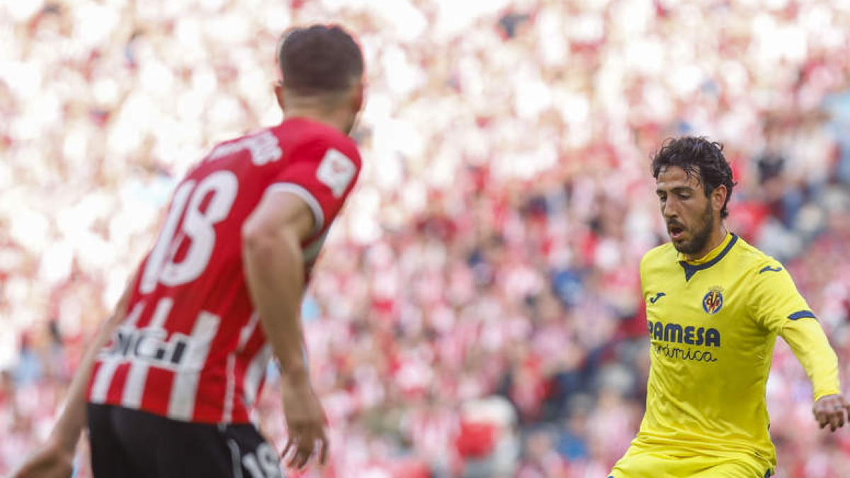 El Villarreal desperdició un penalti en la primera mitad y transformó otro en la segunda.  MIGUEL TONA