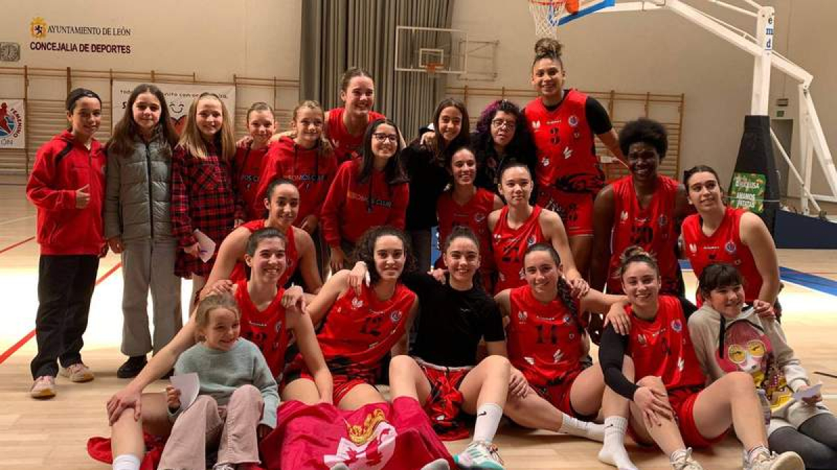 Baloncesto Femenino León tratará de poner la guinda a una sobresaliente temporada con el ascenso. BFL