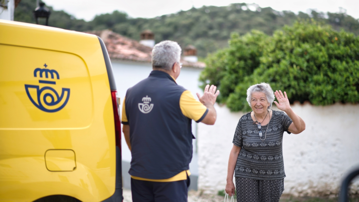 Los carteros y carteras rurales harán de intermediarios entre el banco y el cliente.