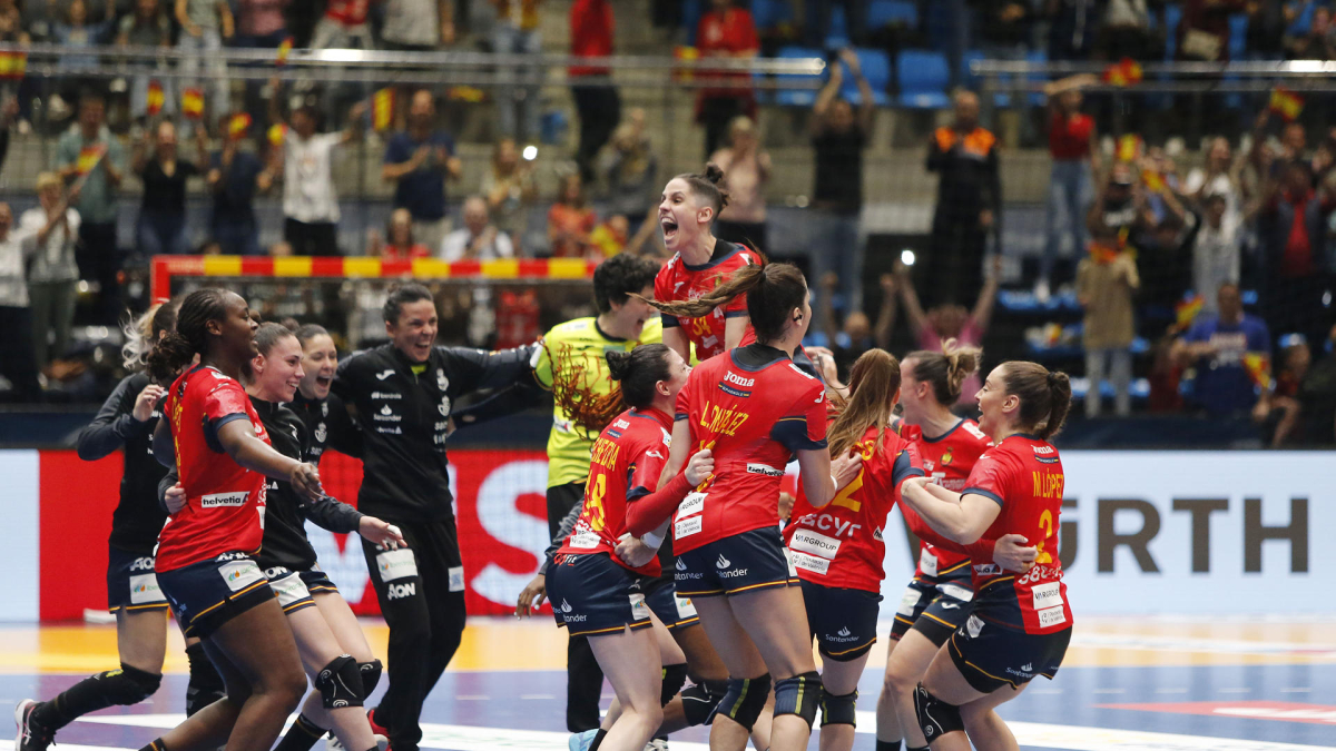 Foto de archivo de las jugadoras de la selección española femenina de balonmano. EFE/Manuel Lorenzo