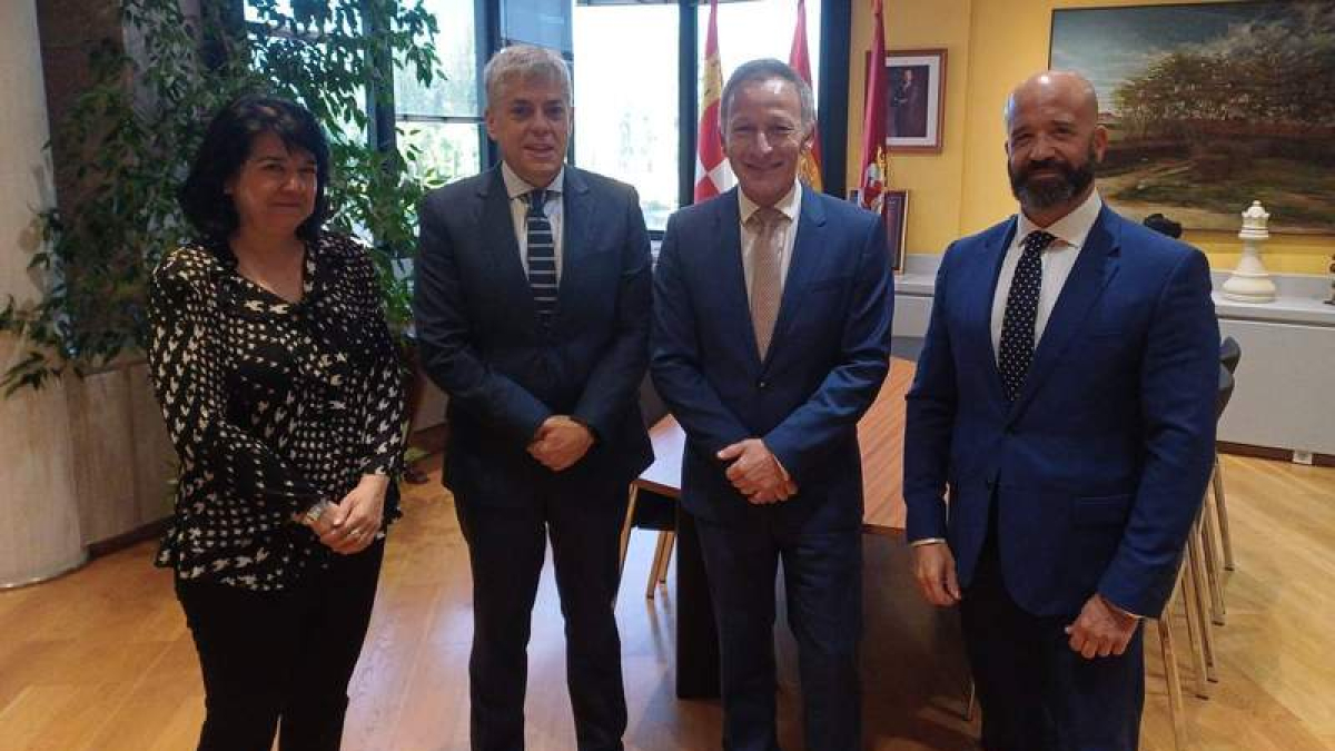 Ana María López, Eduardo Diego, Jesús Méndez y Hugo Manzano.  DL