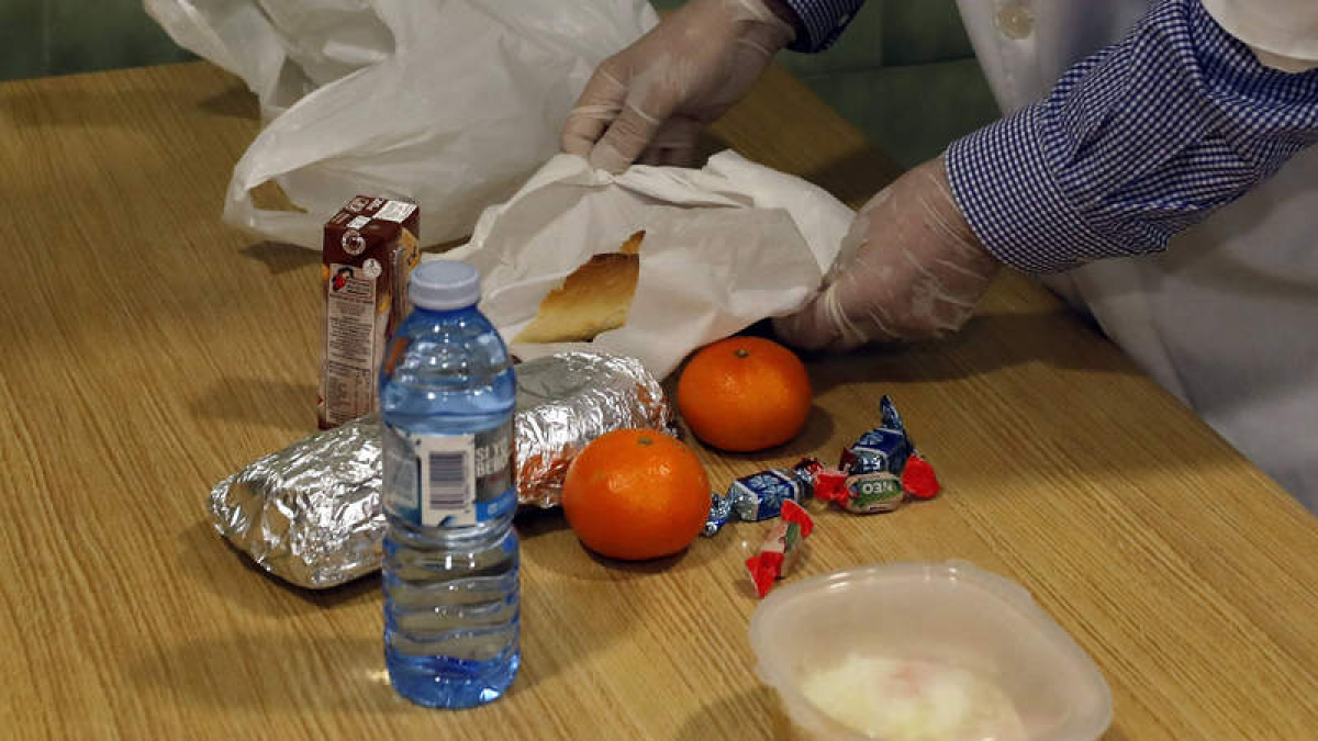 Las tarjetas monedero son para familias vulnerables con hijos pequeños.  MARCIANO PÉREZ