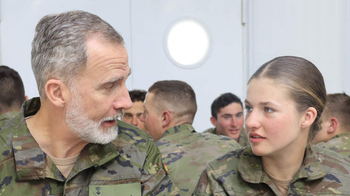 El rey con la princesa de Asturias en Zaragoza. FRANCISCO GÓMEZ