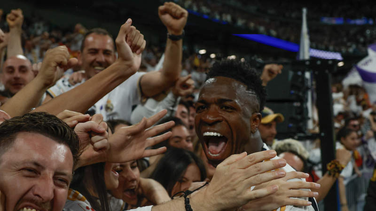 Vinicius hizo el 1-1 de penalti en la primera parte.  JUANJO MARTÍN