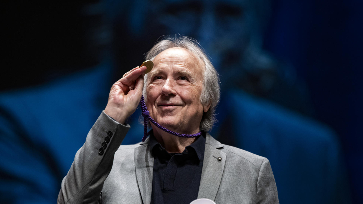 Imagen de archivo del cantautor catalán Joan Manuel Serrat. EFE/Andreu Esteban