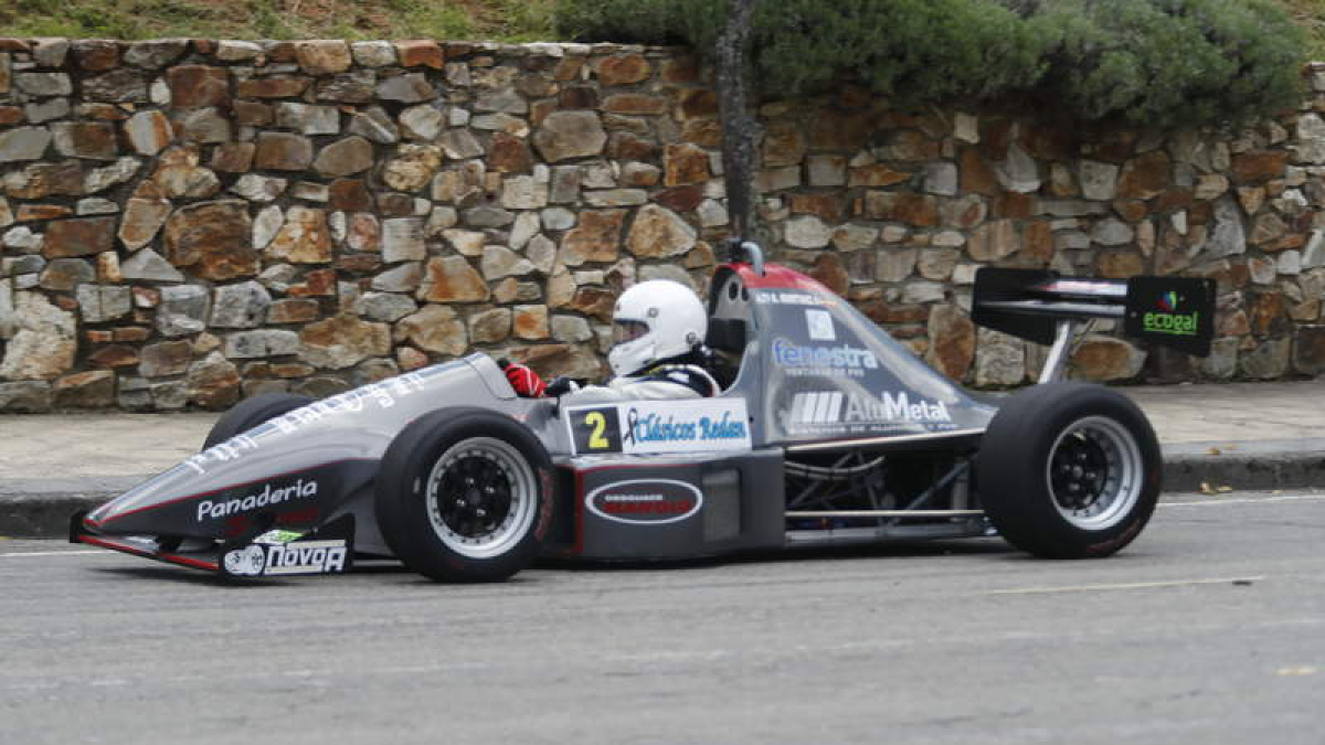 Los monoplazas volverá a recorrer también el tramo de la LE-711 entre Vega y Ocero.  L. DE LA MATA