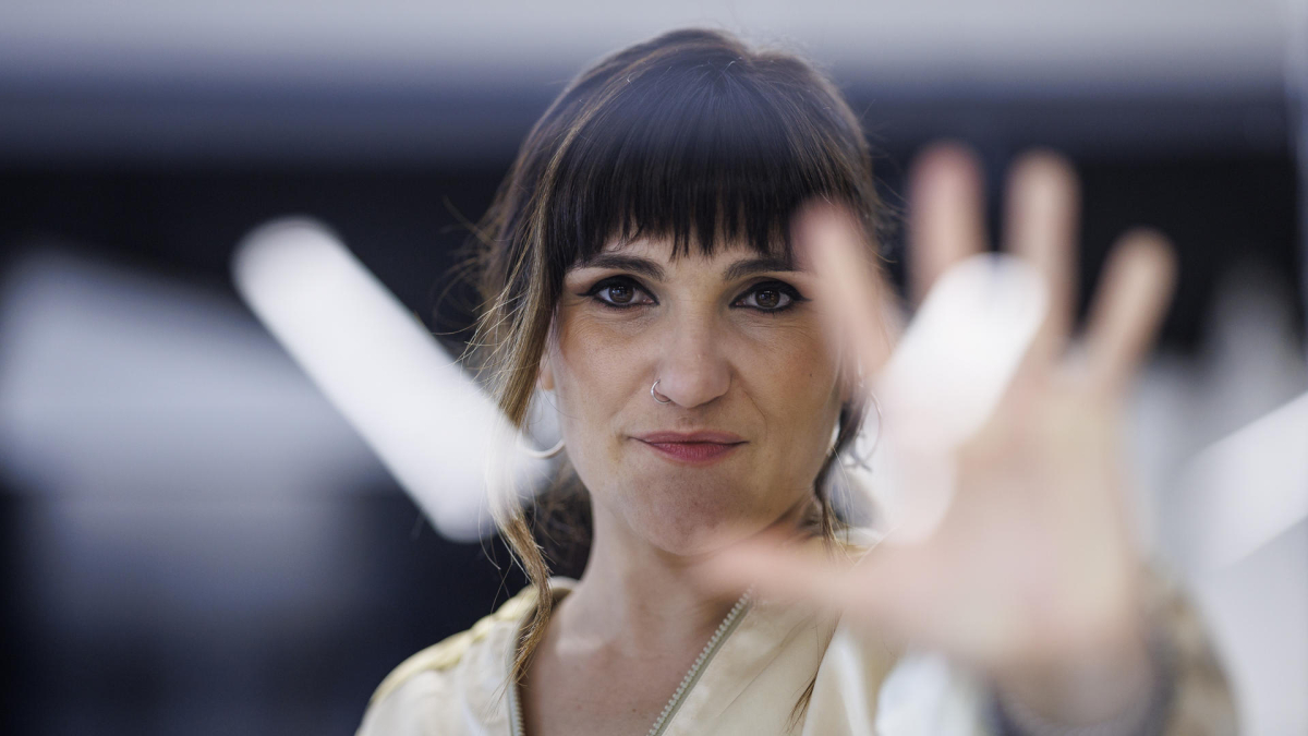 Rozalén, durante una entrevista con la Agencia EFE con motivo de 'El abrazo', su sexto disco de estudio. EFE/Rodrigo Jiménez