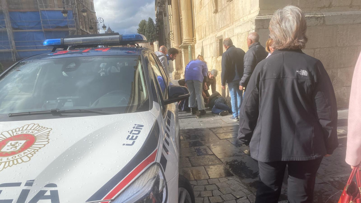 Un momento del suceso, en la esquina de la Diputación.