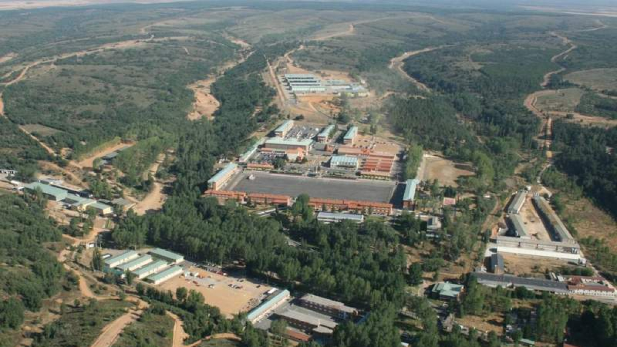 Vista aérea de parte de las instalaciones que integran la base Conde de Gazola.  DL