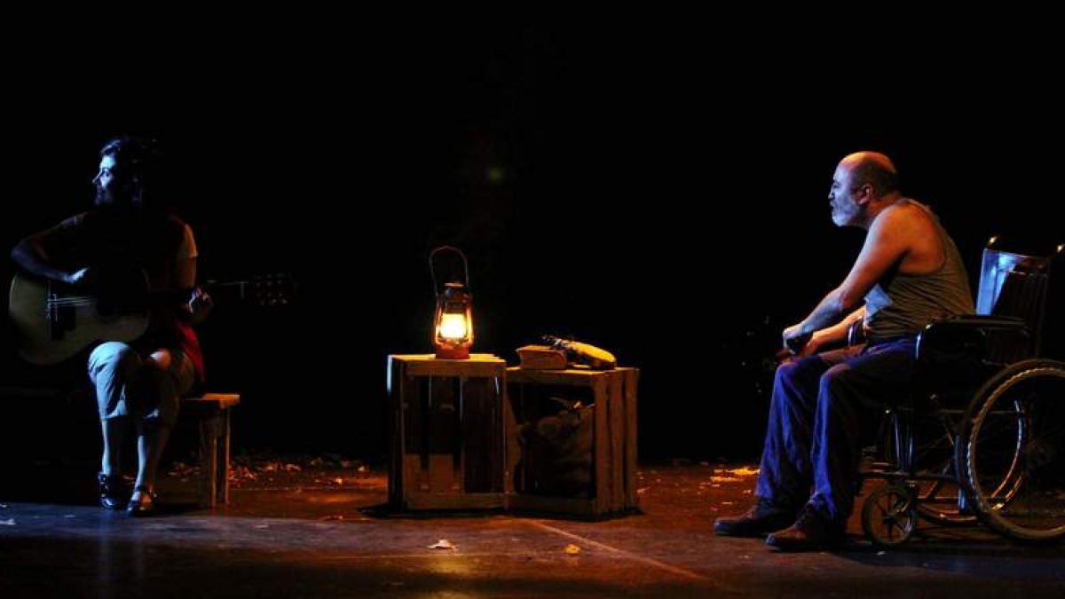 Representación de 'Sangre Carbón' por el grupo de teatro El Mayal