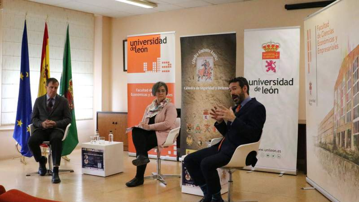 Ignacio Fuente Cobo, Nuria G. Rabanal y Jon E. Piechowski. dl