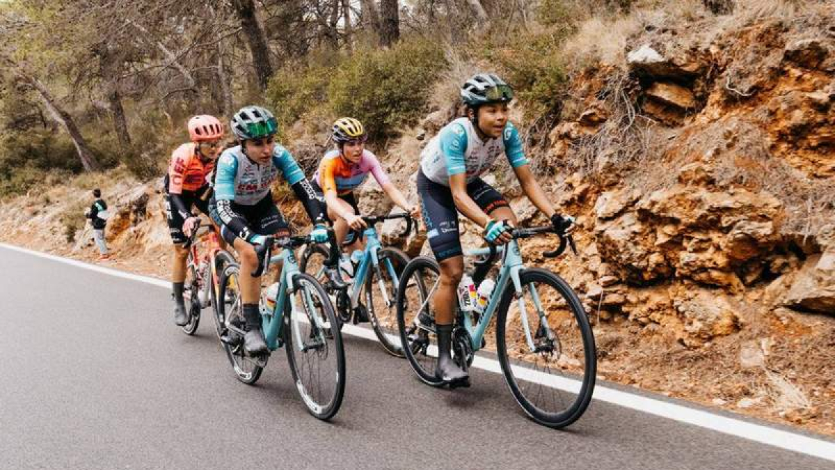 El Eneicat CM Team lo intentó en una etapa en la que los equipos de las favoritas ejercieron un control absoluto. ARITZ ARAMBARRI (ZIKLIX PHOTO)