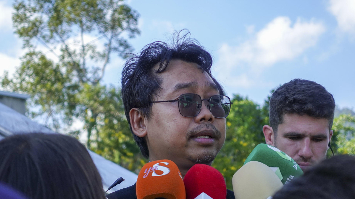 El abogado de oficio a cargo de Daniel Sancho, Apirchat Srinual. EFE/ Sitthipong Charoenjai
