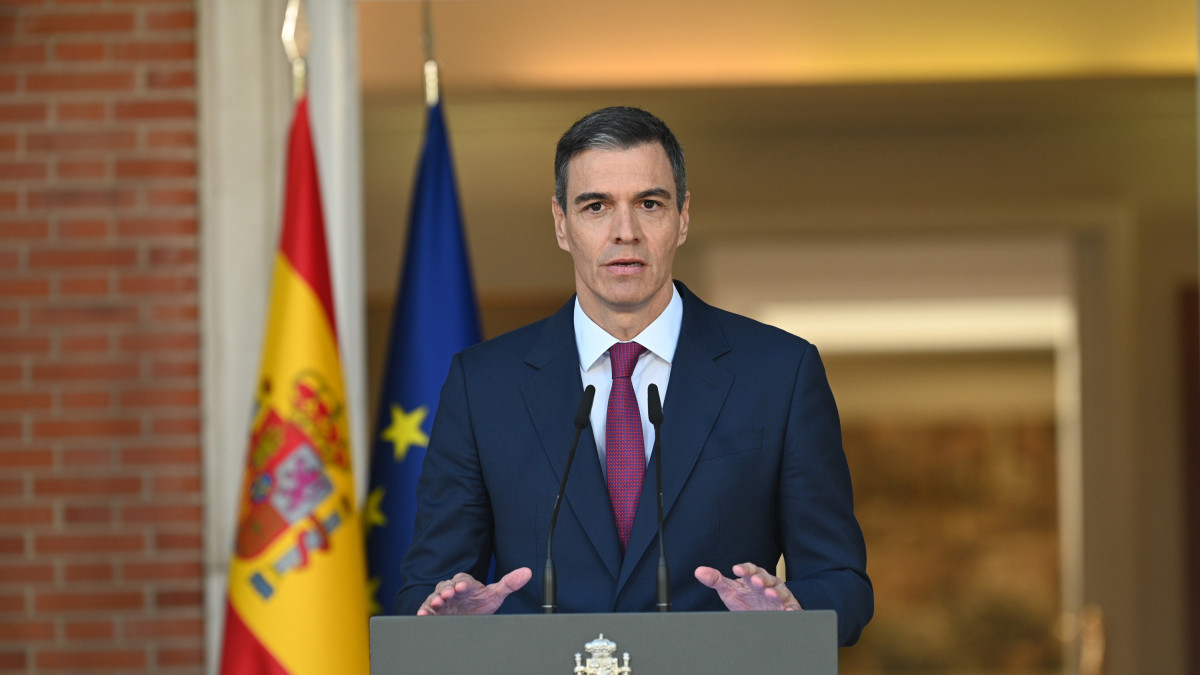 El presidente del Gobierno, Pedro Sánchez, comparece en el Complejo de la Moncloa, a 29 de abril de 2024, en Madrid (España).