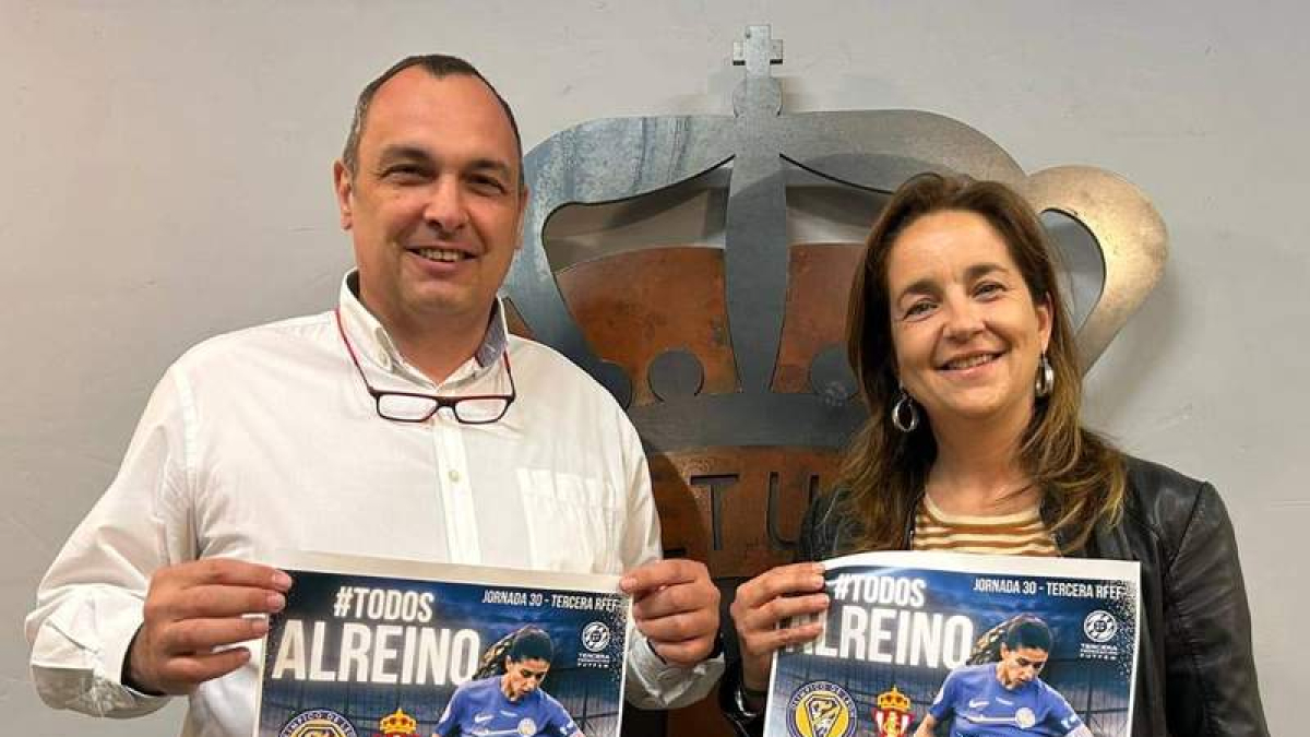 José Pedro Luengo y Natichu Alvarado escenifican la fusión del Olímpico y la Cultural con el partido de fútbol femenino ante el Sporting de Gijón en el Reino de León, este domingo a las 18.00 horas. DL