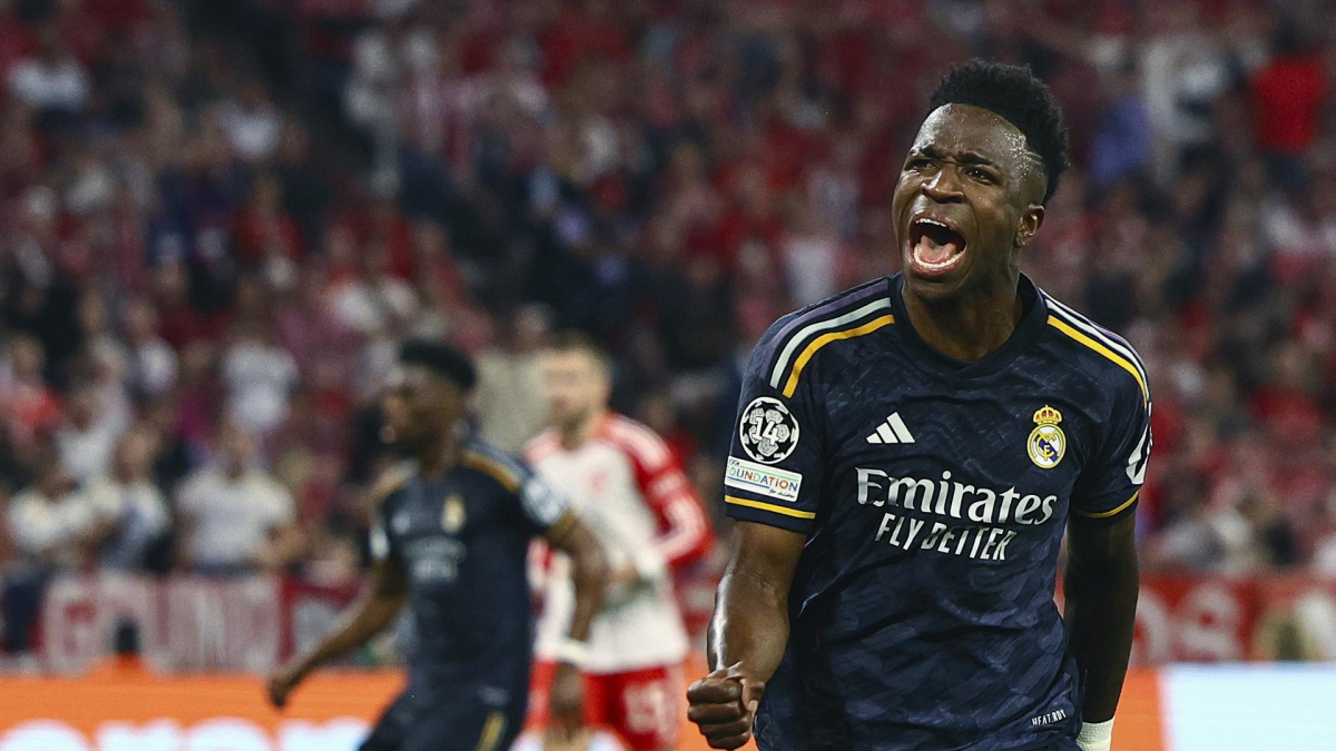 El jugador del Real Madrid Vinicius Junior celebra el 2-2 durante el partido de ida de semifinales que han jugado Bayern Munich y Real Madrid en Múnich, Alemania. EFE/EPA/FILIP SINGER