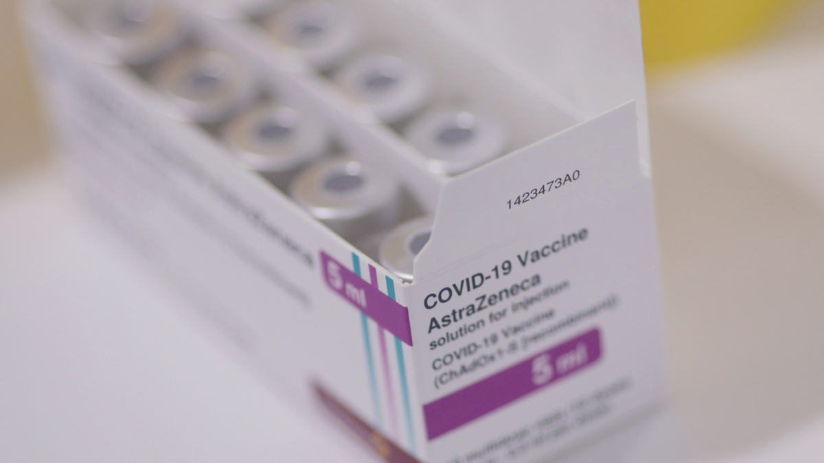 Archivo - Caja con dosis de la vacuna de AstraZeneca contra el Covid-19, a 1 de junio de 2021, en el Hospital Isabel Zendal, en Madrid, (España).