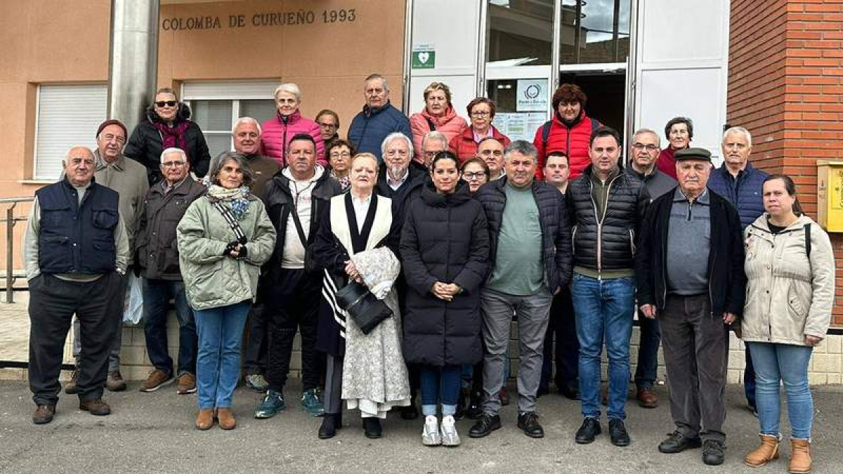 La dirección provincial del PSOE y simpatizantes arroparon al ya exalcalde, Luis Jesús Campos