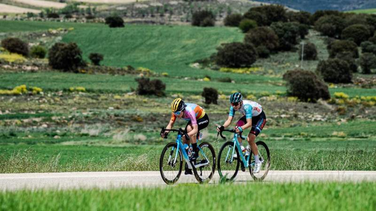 Claudia San Justo hizo protagonista de la sexta etapa de la Vuelta a España Femenina al Eneicat CM Team. ARITZ ARAMBARRI (ZIKLIX FOTO)