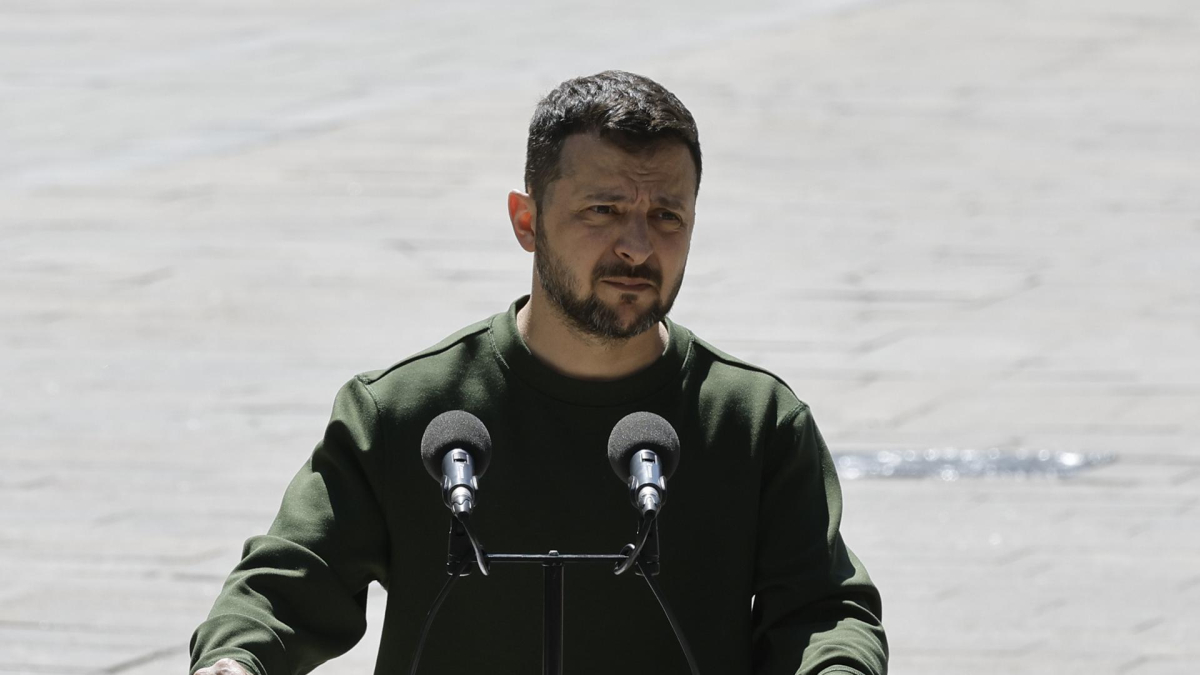Imagen de archivo (29/04/2024) del presidente ucraniano, Volodímir Zelenski. EFE/EPA/SERGEY DOLZHENKO
