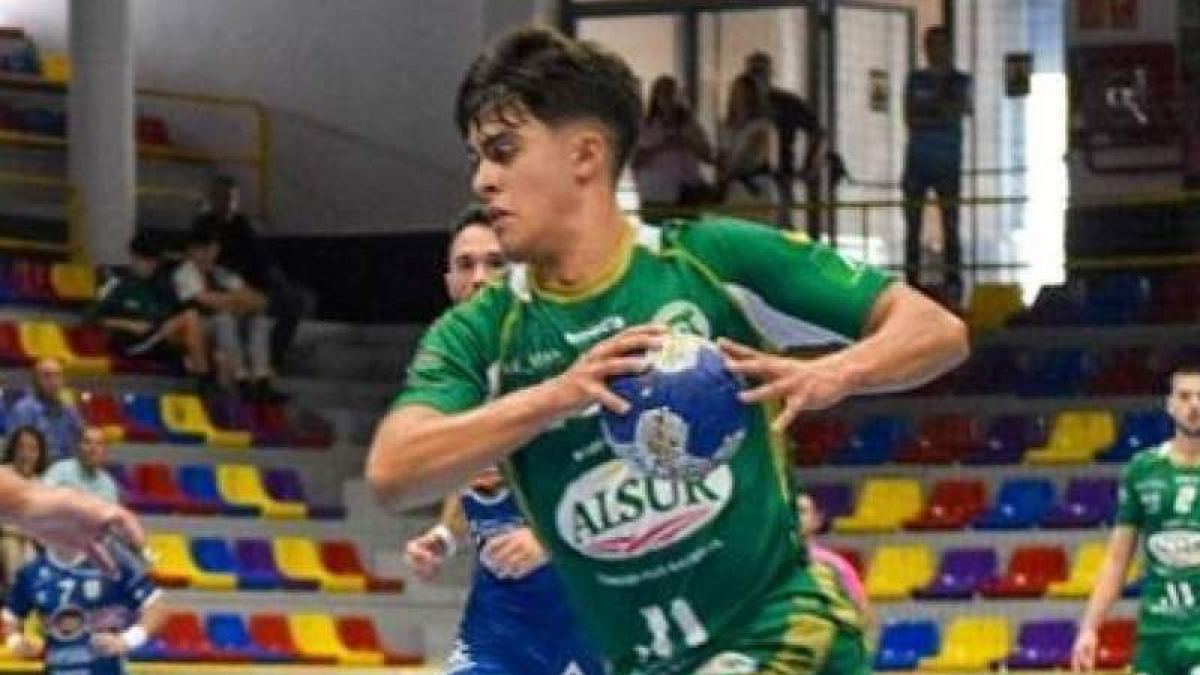 Álex Díaz, cerca de convertirse en jugador del Abanca Ademar para la próxima temporada. DL
