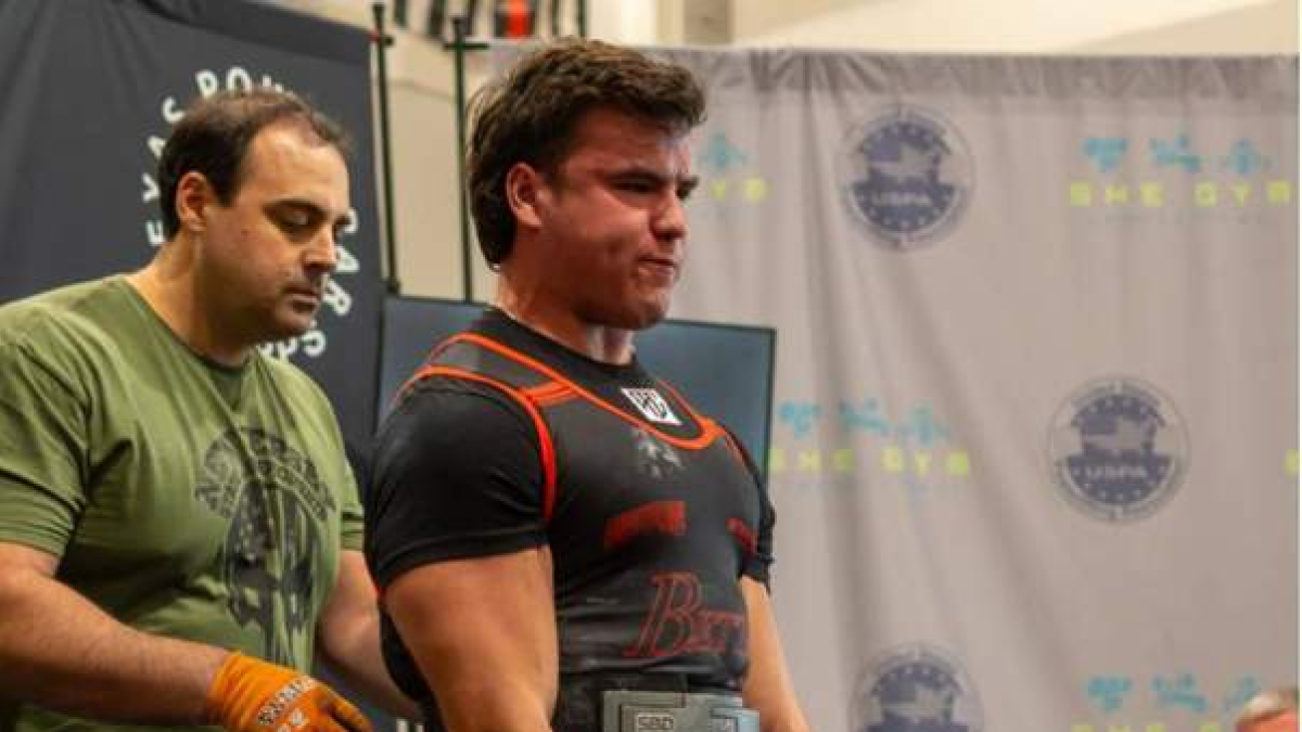 Marcos Rodríguez, durante el Campeonato Estatal de levantamiento de pesas de Nueva Jersey de la USPA, en el que logró establecer dos nuevos récords estatales.  DL