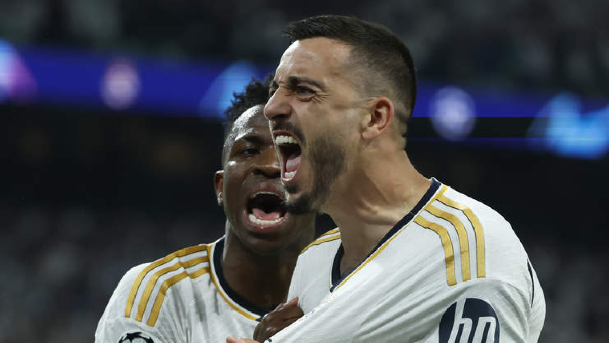 Joselu celebra uno de sus dos goles al Bayern. JUANJO MARTIN