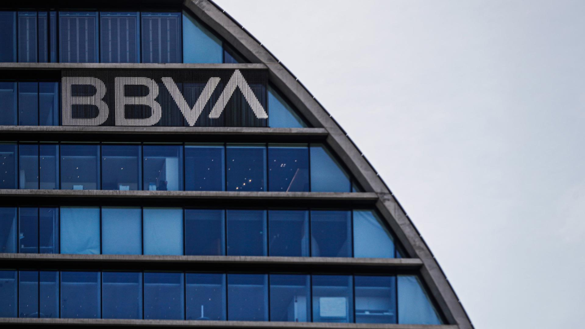 Fachada de la sede corporativa del BBVA en Madrid.