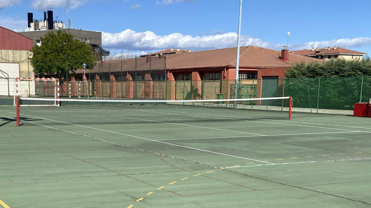 Las instalaciones de La Palomera presentan deficiencias en las canchas y en los vestuarios. RAMIRO