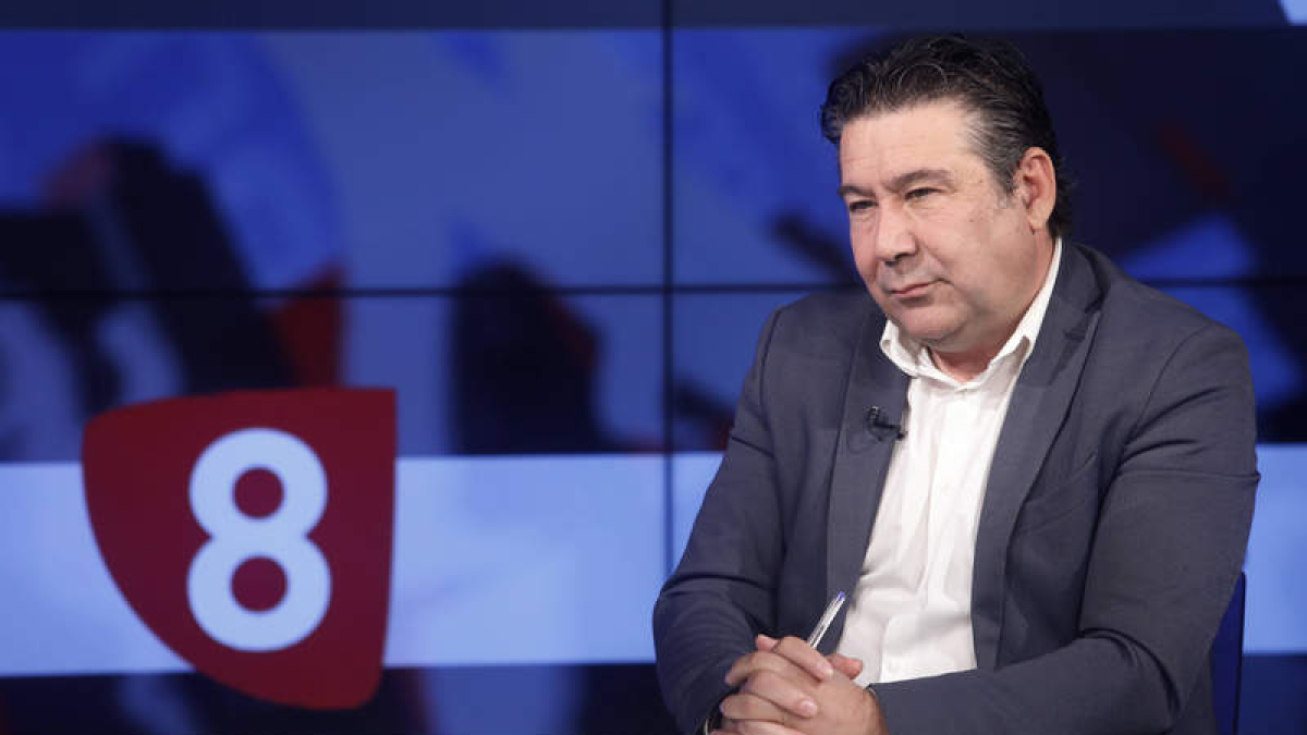 Luis Mariano Santos durante su intervención en El Filandón. RAMIRO