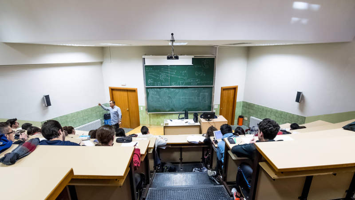 Una de las aulas de la Universidad de León. DL