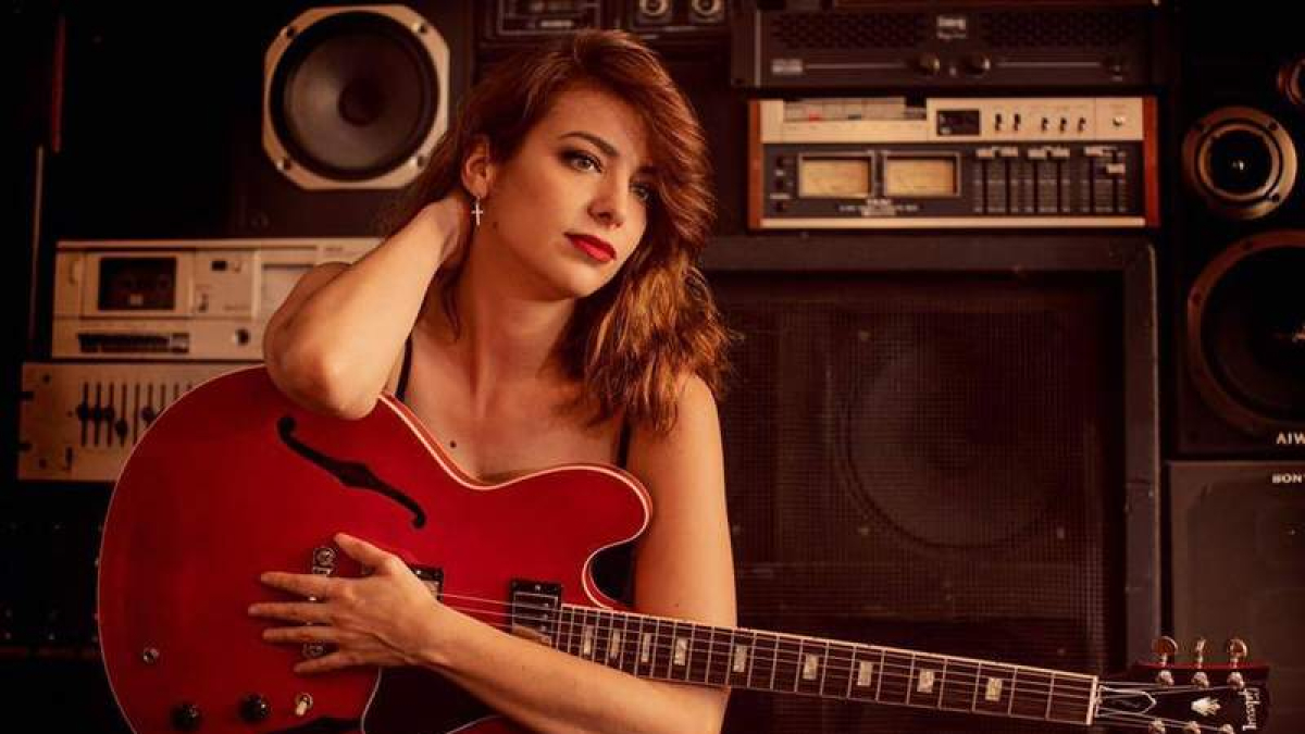 Nat Simons actúa hoy en el Pub Babylon. FIRMA