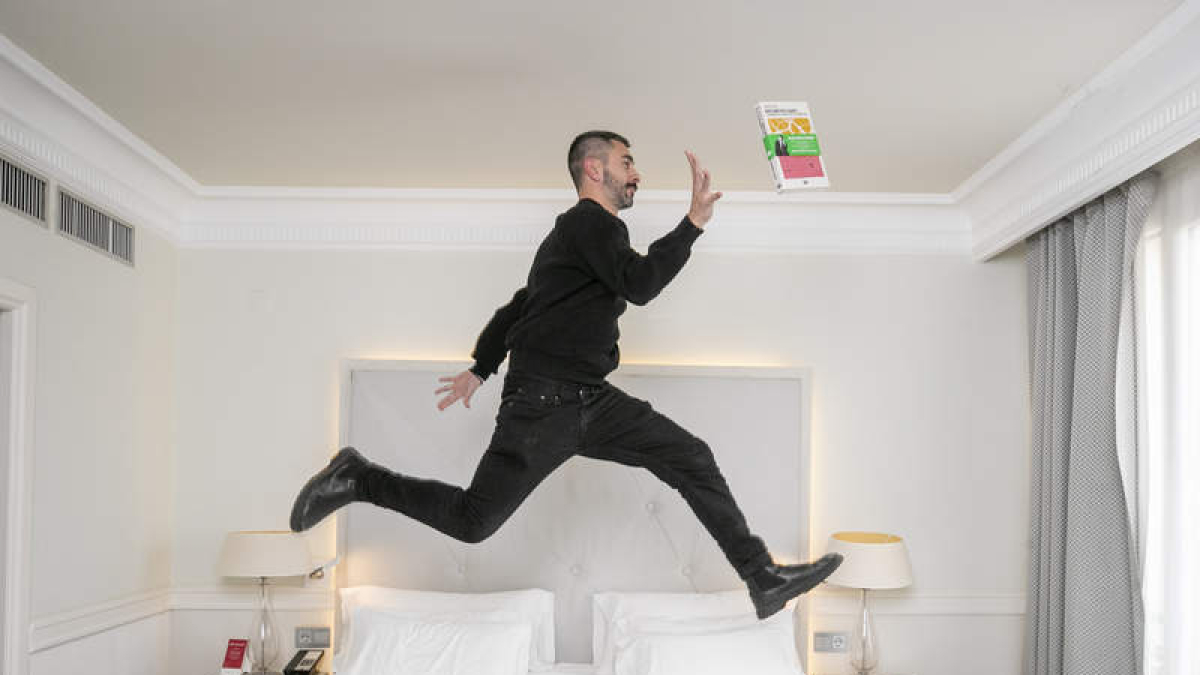 La presencia de Rayden en la Feria del Libro es uno de los grandes reclamos de hoy.  JAVIER CEBOLLADA