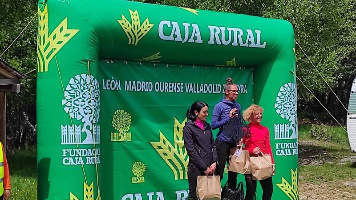 Podio femenino de la carrera. RAÚL GONZÁLEZ