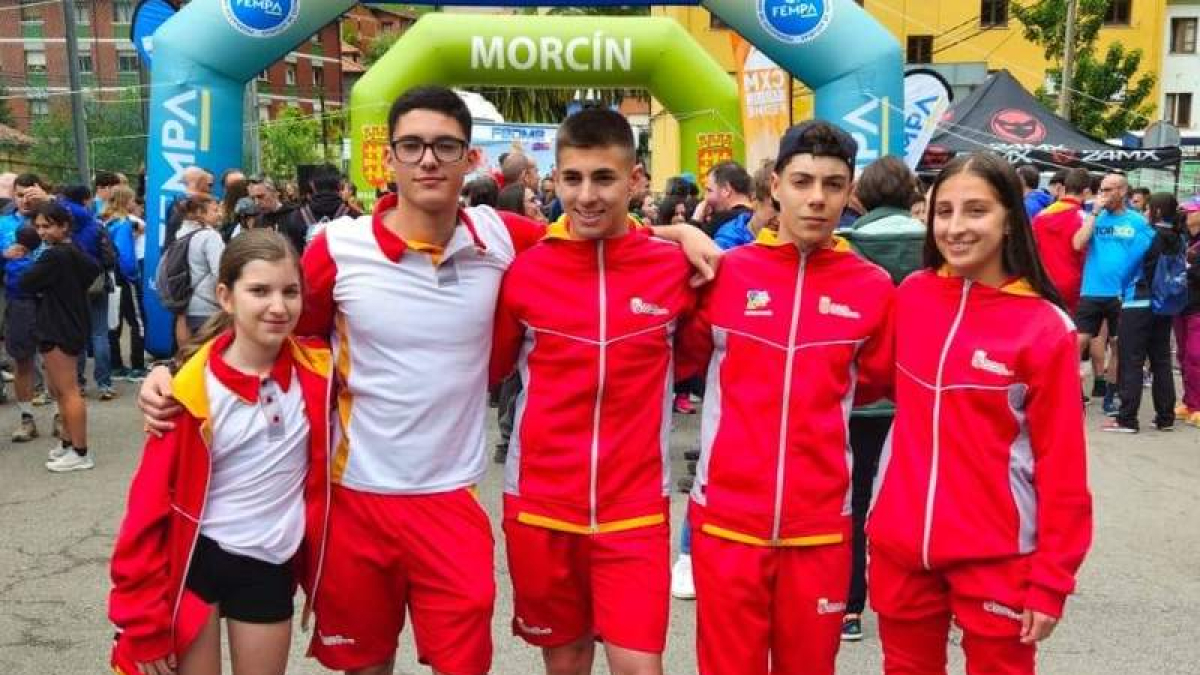 La representación leonesa desarrolló una gran actuación en La Foz de Morcín, en Asturias. DL