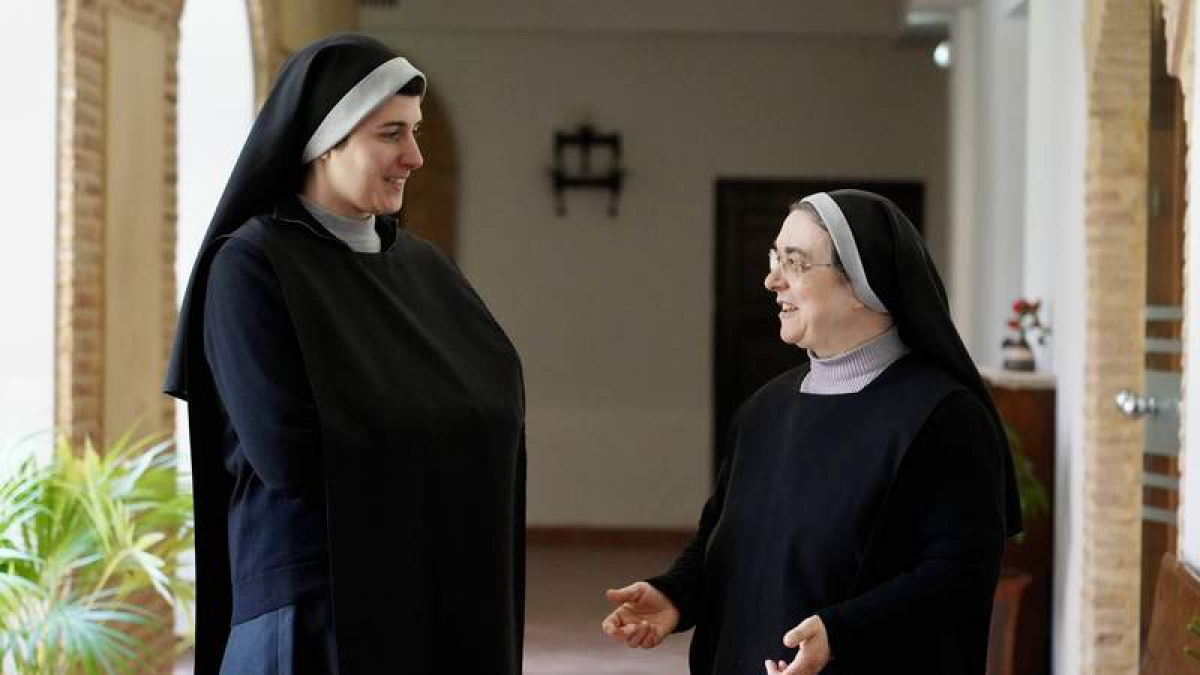 Sor Marta y sor María, en el monasterio de Sahagún.  CAMPILLO