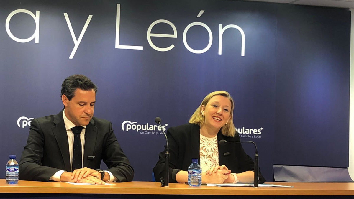 Raúl de la Hoz e Isabel Blanco Llamas presentan la campaña de las elecciones a la UE