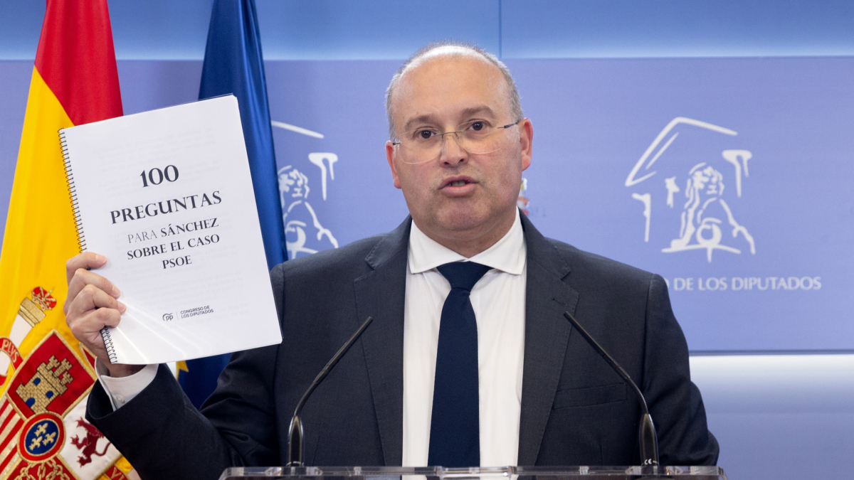 La portavoz del PP en el Congreso, Miguel Tellado, durante una rueda de prensa posterior a la Junta de Portavoces, en el Congreso de los Diputados, a 21 de mayo de 2024, en Madrid (España).