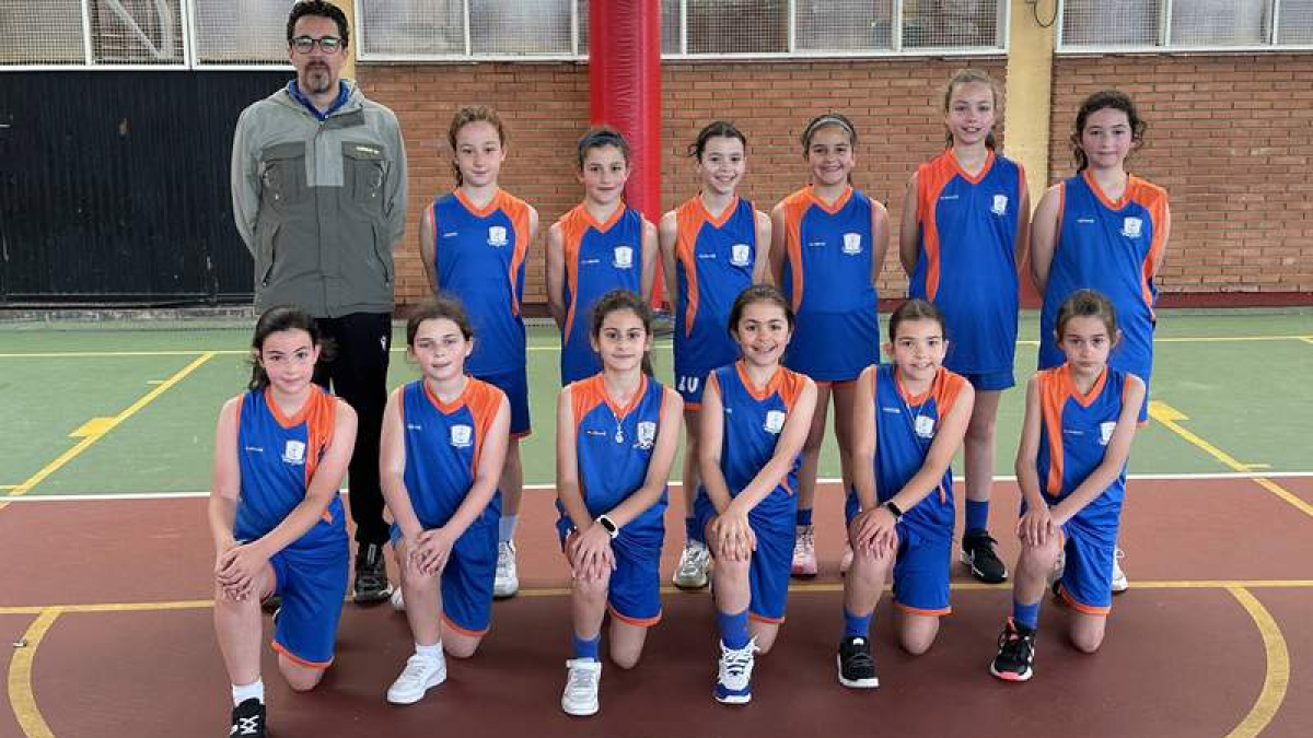 Formación del equipo Divina Pastora A.  DL