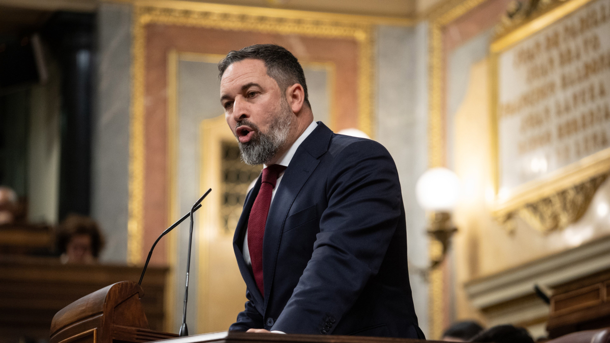 Archivo - El líder de VOX, Santiago Abascal, interviene durante una sesión plenaria, en el Congreso de los Diputados.
