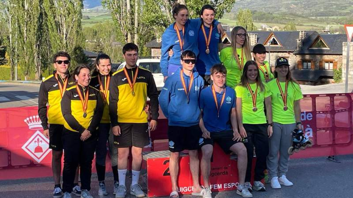 El Club Deportivo Leitariegos conquista la plata en el Nacional de alpino en línea por equipos.  DL