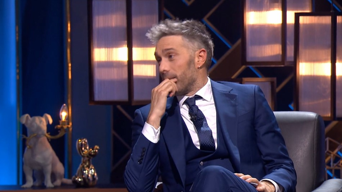 El humorista leonés Dani Martínez, en un momento del programa 'Martínez y hermanos'. Ahora presentará en solitario en el access prime time en Telecinco.