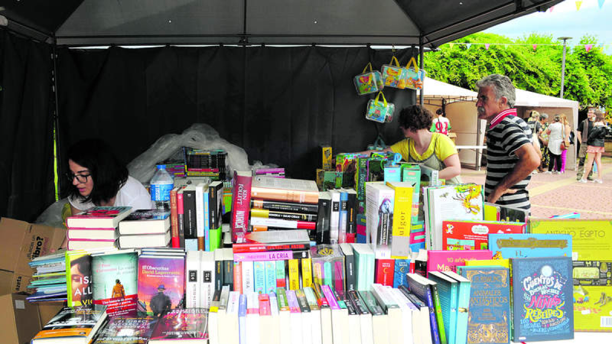 Imagen de la archivo de la Feria del Libro de Santa María.  MEDINA