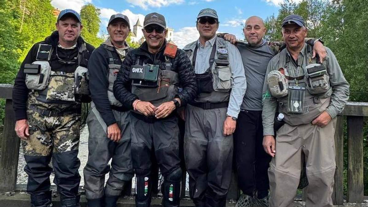 La selección española máster en el Mundial, con mayoritaria presencia de pescadores leoneses.  DL