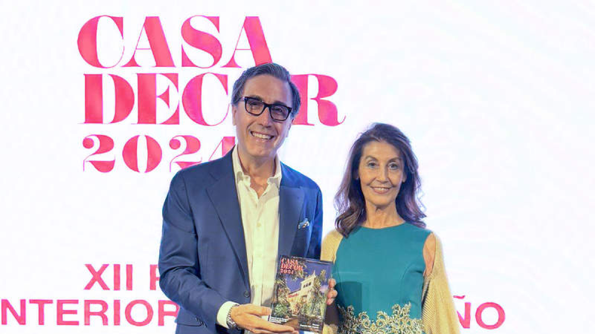 Guillermo Oviedo y Raquel Chamorro, con el Premio Casa Decor 2024.  DL