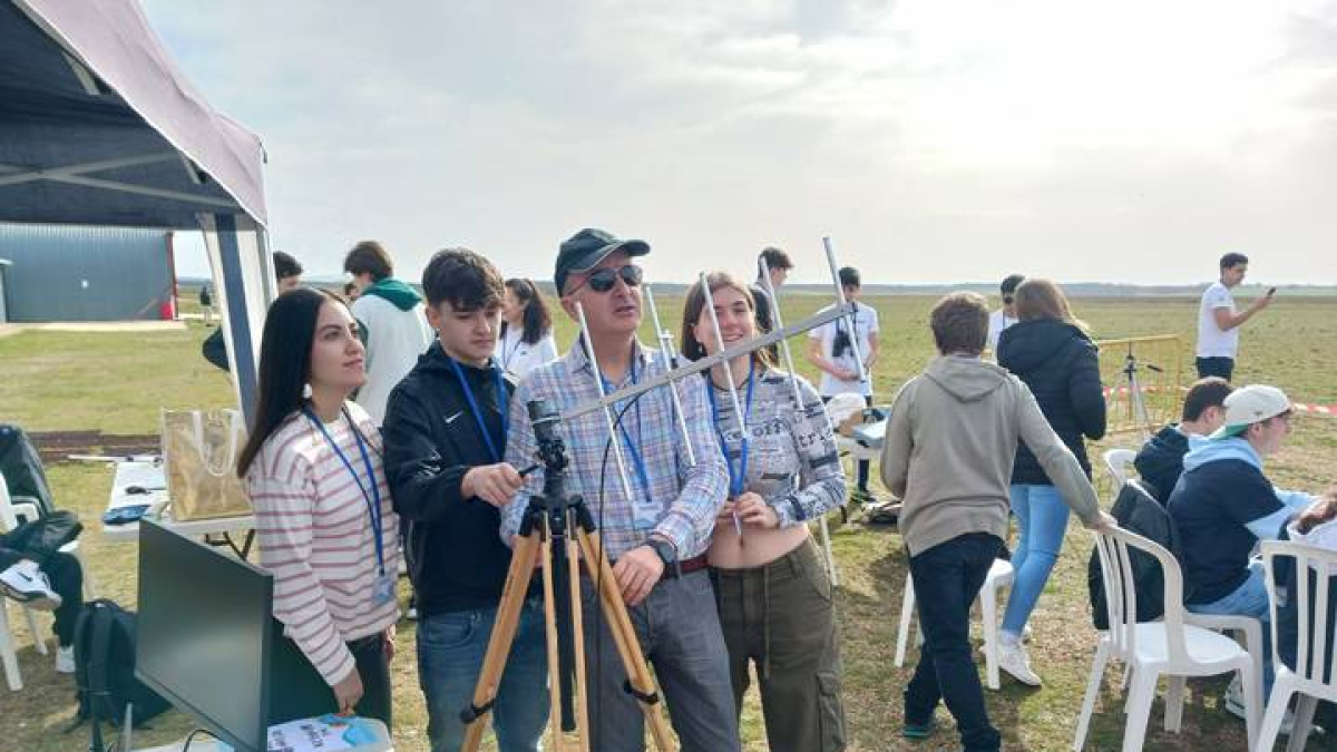 Seguimiento del lanzamiento del CanSat, en Herrera de Pisuerga. DL