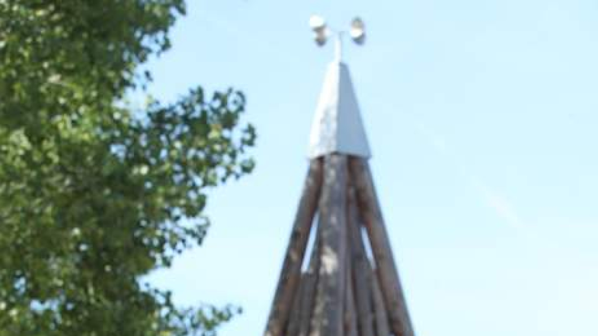 Luis Tudanca, y detrás, Claudia Alba, en el Anillo Verde. L. DE LA MATA