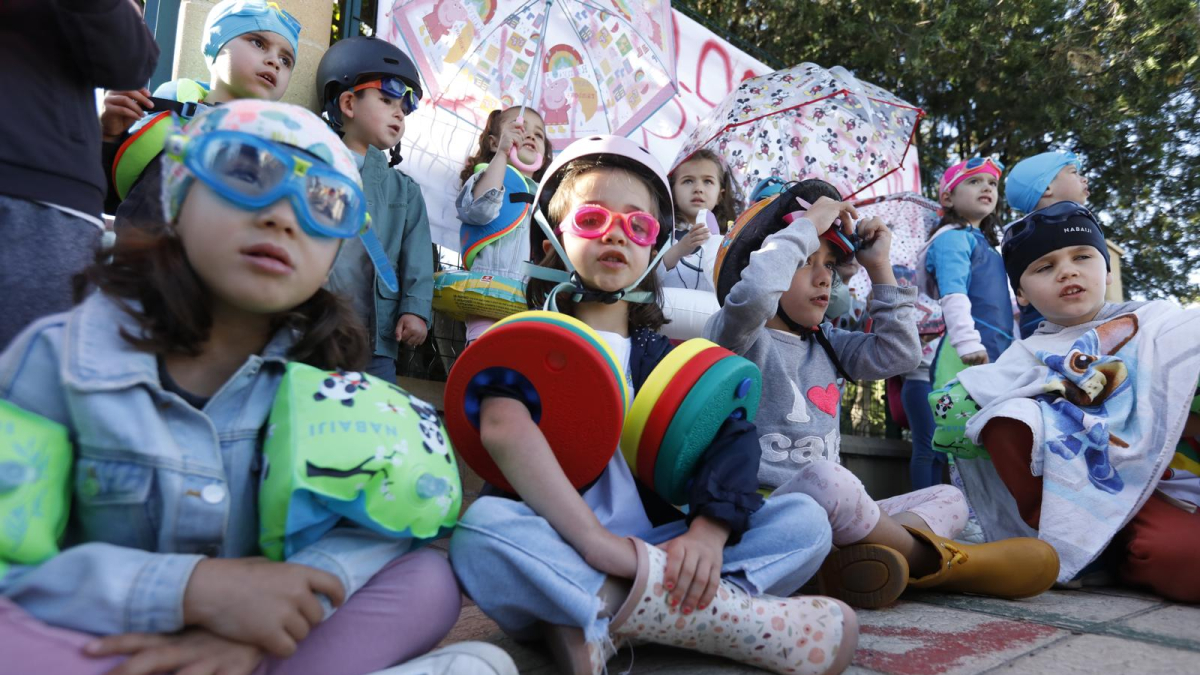 La Ampa ha organizado esta protesta para conseguir que el Ayuntamiento de León y la Consejería de Educación tomen una decisión urgente ante el mal estado de las instalaciones.
