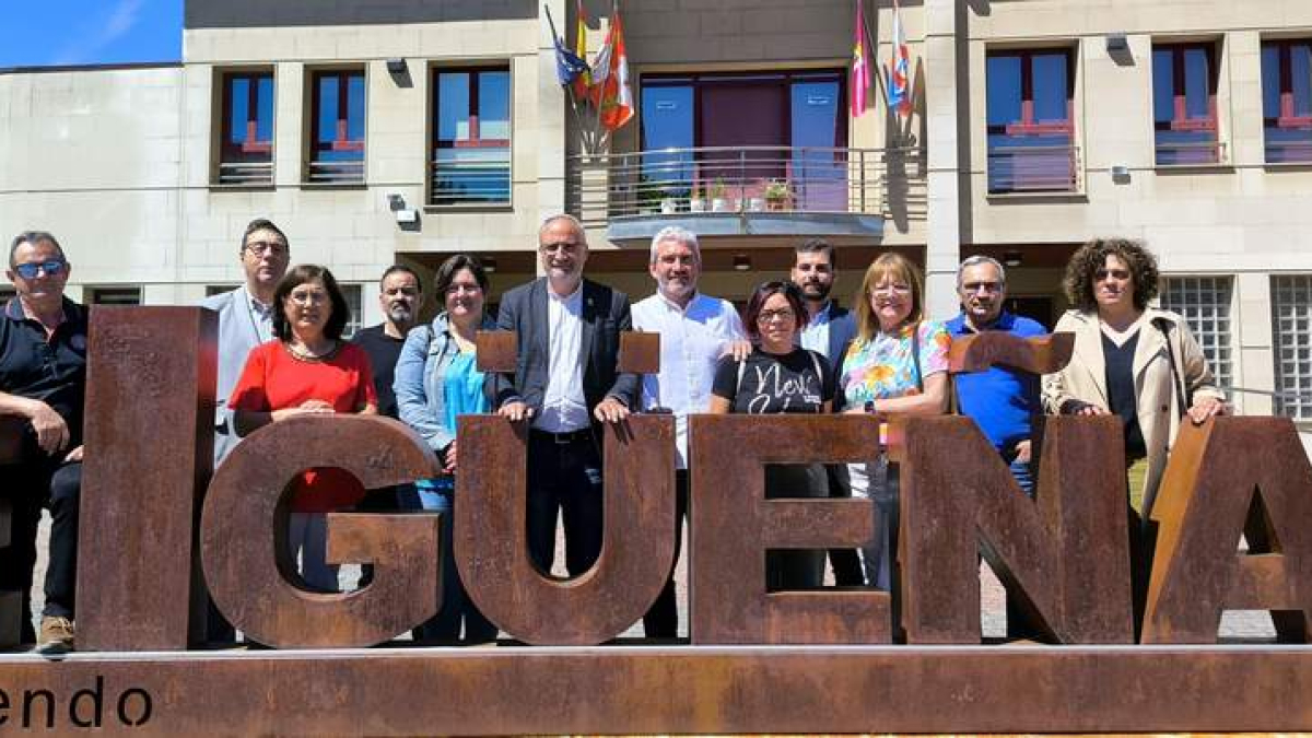 En el centro, Olegario Ramón y Alider Presa.  DL
