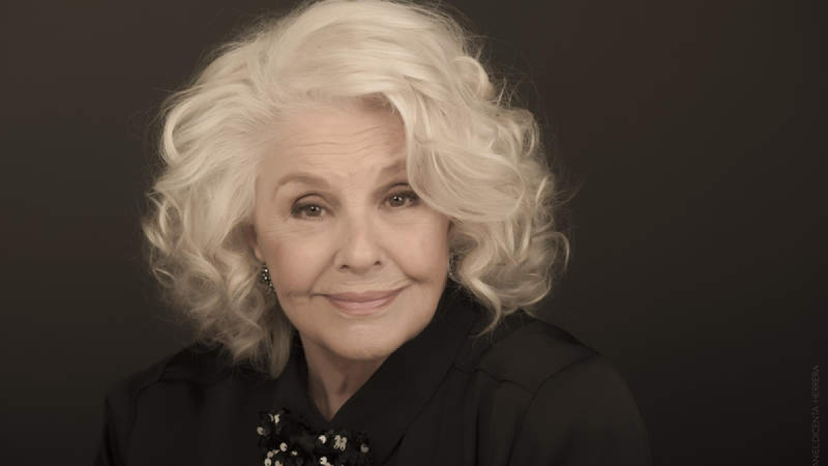 La actriz Lola Herrera protagoniza en el Auditorio Ciudad de León la obra ‘Adictos’, dirigida por Magüi Mira. DANIEL DICENTA HERRERA